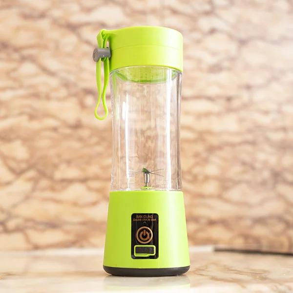 Battery-Powered Portable Juice Blender